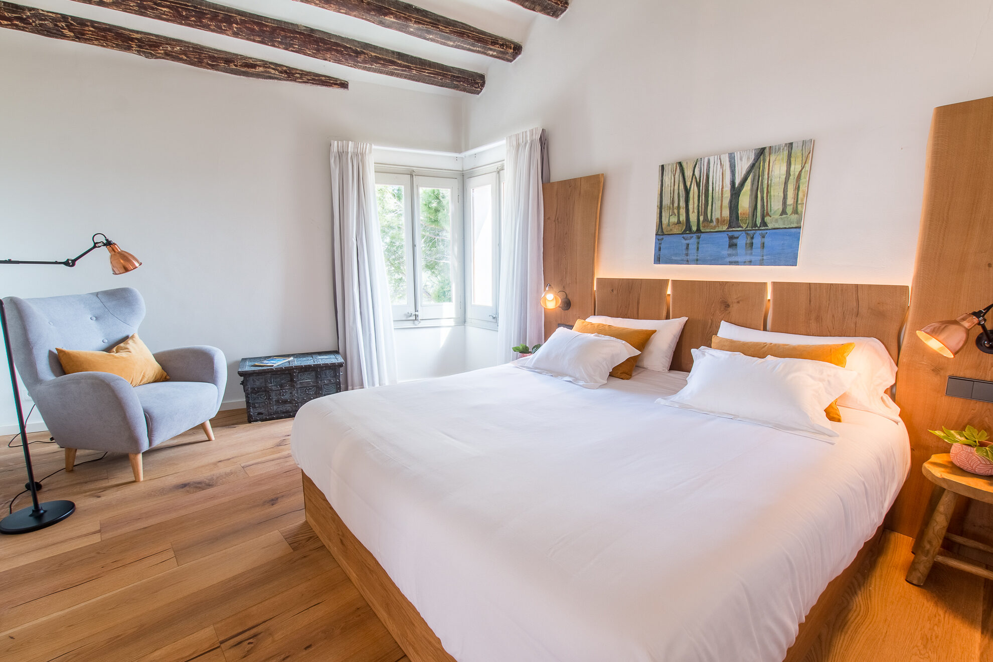 Superior room with wooden beams